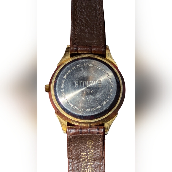 Gitano Gold and Brown Leather Watch…990 - Picture 4 of 7